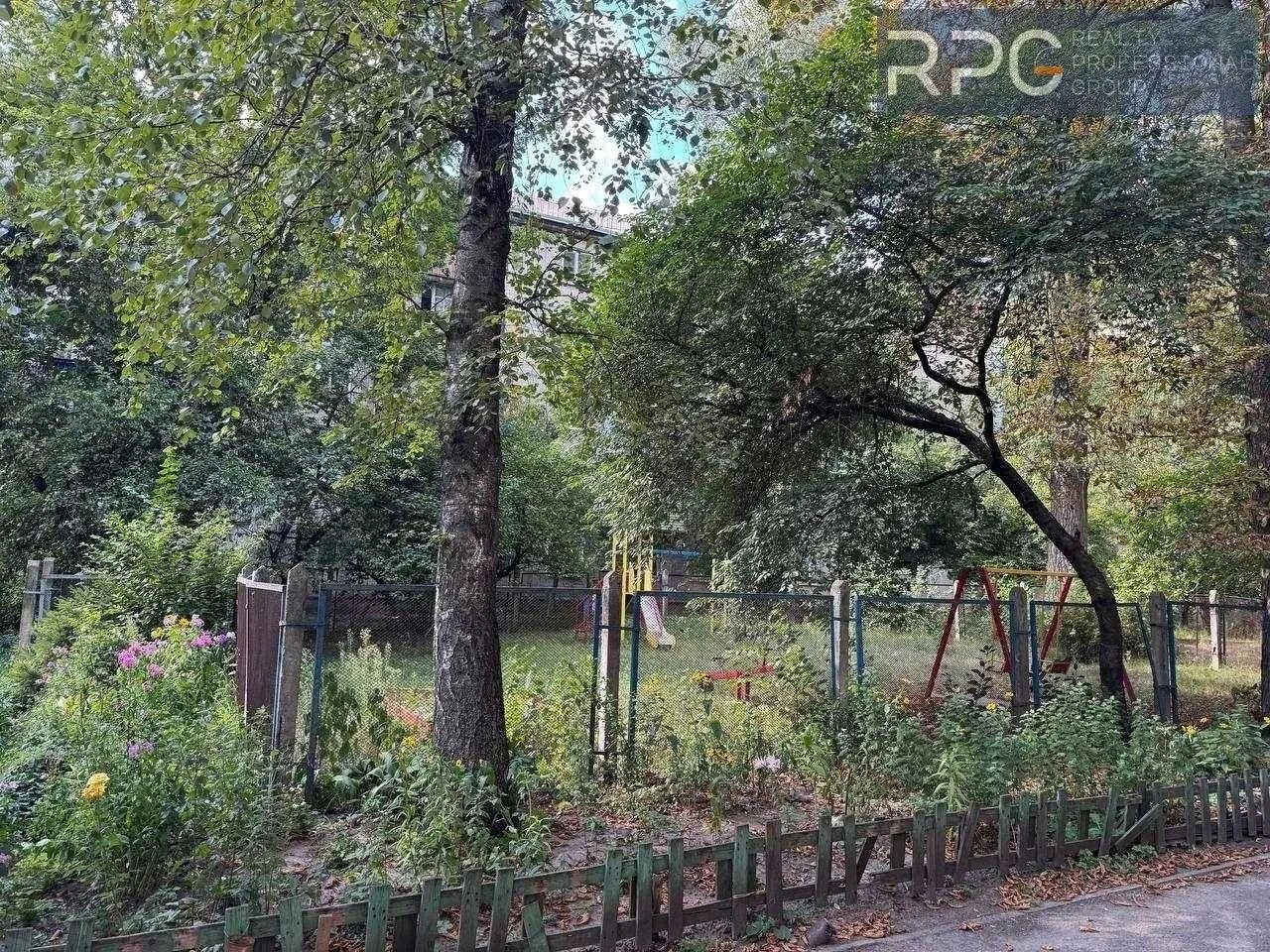 продаж 2 к квартири на вул Донця 18 Солом'янський р-н поруч