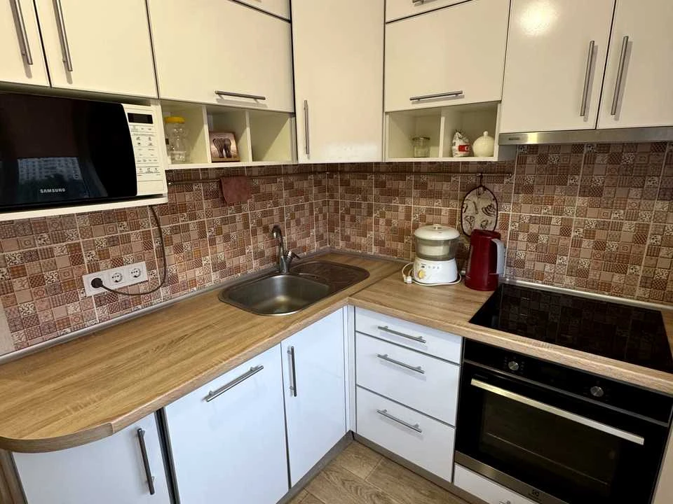 Apartment. Kharkiv, Ахсарова street.