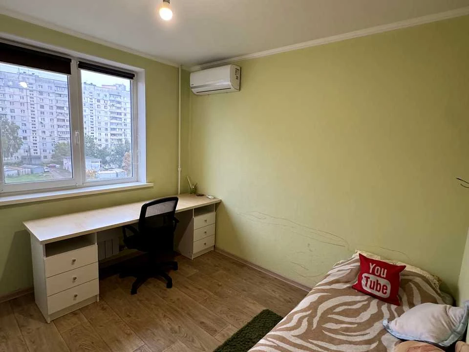 Apartment. Kharkiv, Ахсарова street.