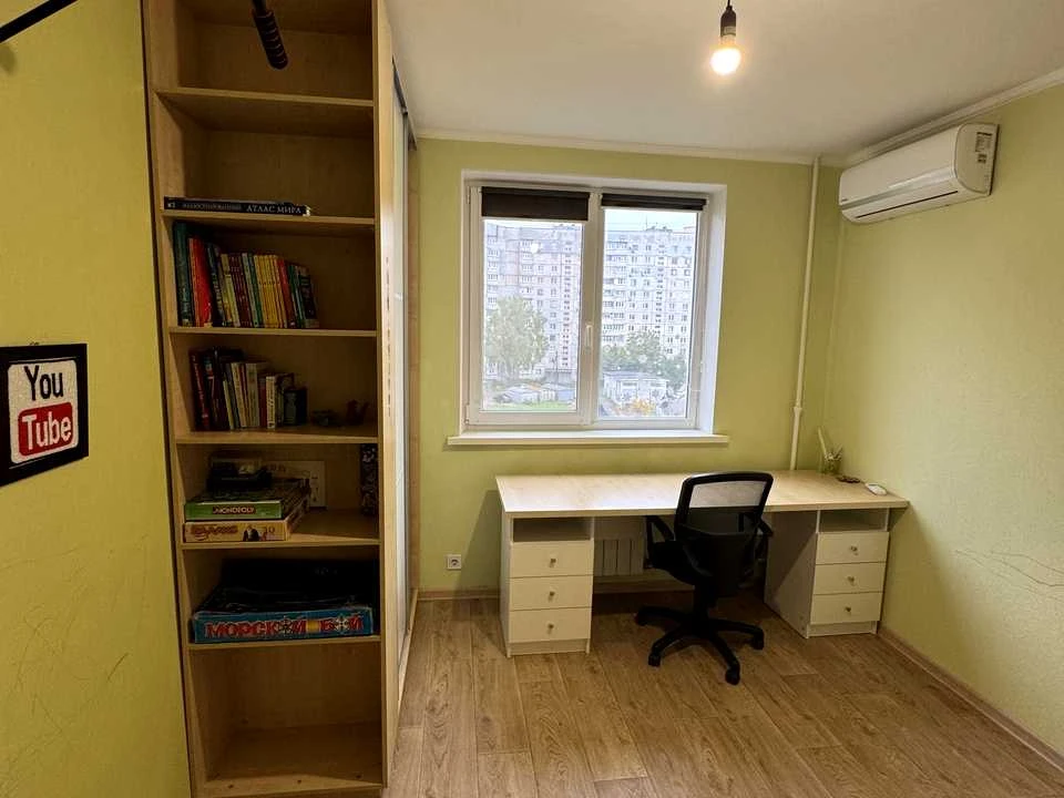 Apartment. Kharkiv, Ахсарова street.