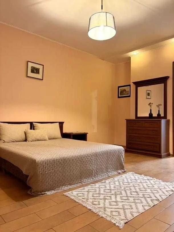 Продаж 2-кімнатної квартири в центрі