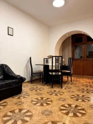 Продаж 2-кімнатної квартири в центрі