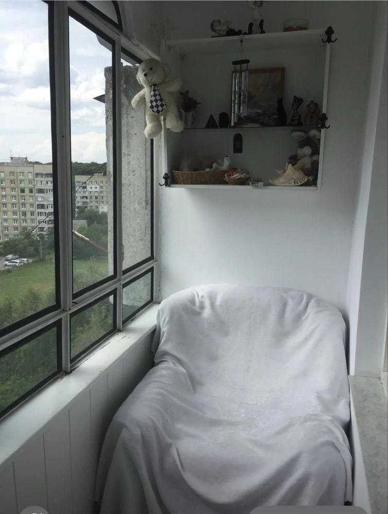 OWNER SELLS 3-bedroom apartment in Sykhiv, St. Skrypnyka