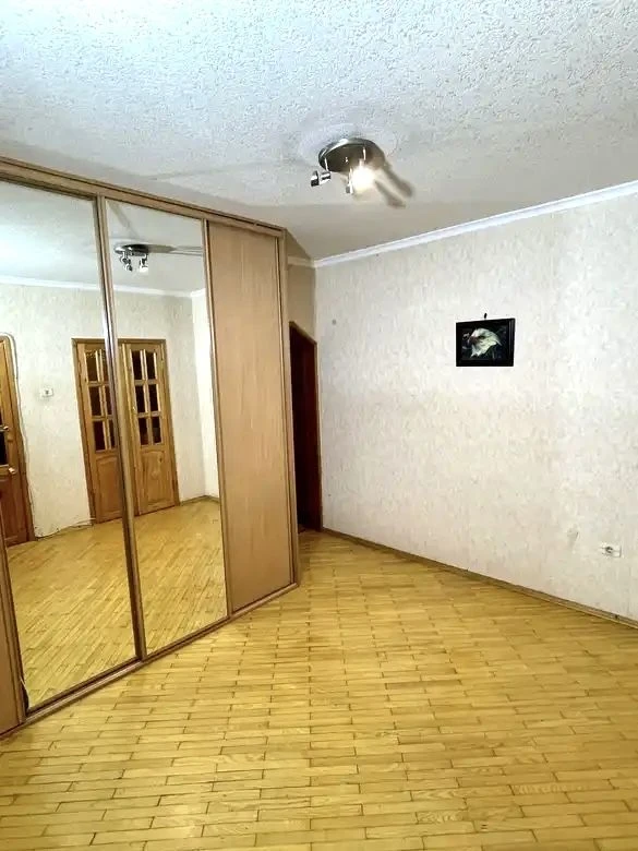 3 room apartment for sale, Silverkilskaya Street 16, near the metro
