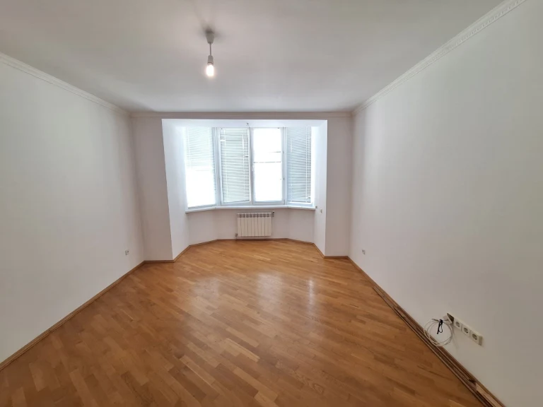 2-bedroom new building in the center, P. Orlyk Street