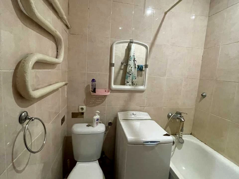 Apartment. Kharkiv, Kharkivskyi Diviziiv Street