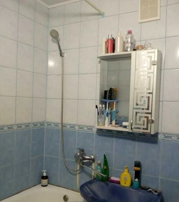 Продам 1 комнатную квартиру метро Левада