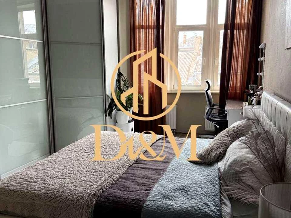 Apartment. Sichovyh Striltsiv st.