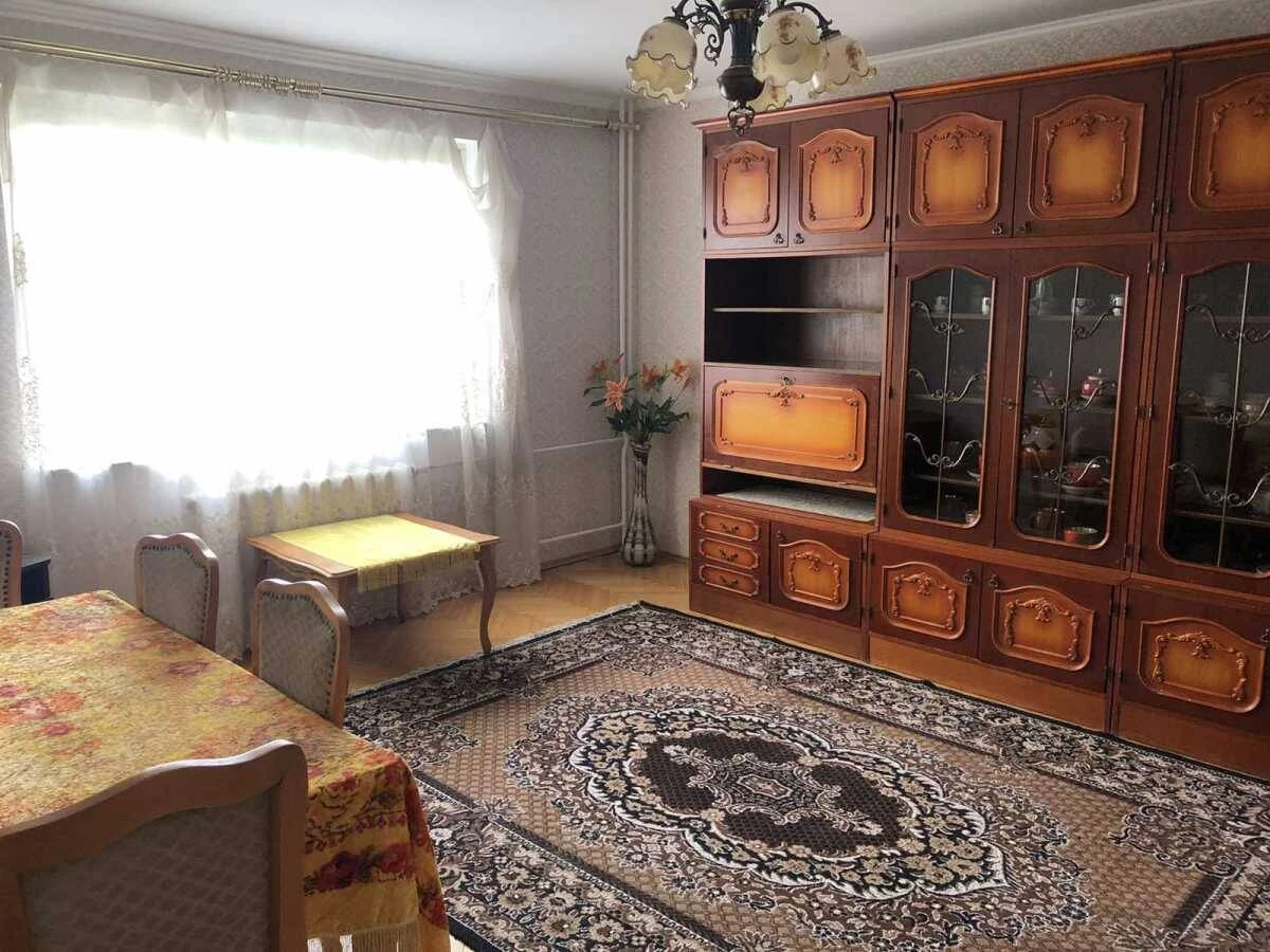 For Long-Term Rent: 4-room Apartment in Kyiv, Solomensk, Cadet's Grove