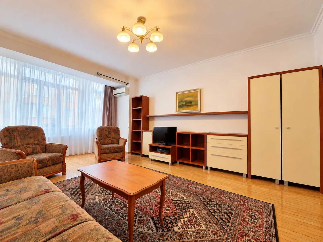 Sale of a spacious 2-bedroom apartment 72 sq.m in Podol, вул