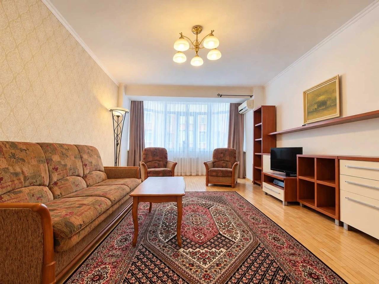 Sale of a spacious 2-bedroom apartment 72 sq.m in Podol, вул