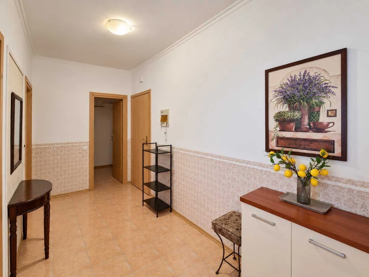 Sale of a spacious 2-bedroom apartment 72 sq.m in Podol, вул