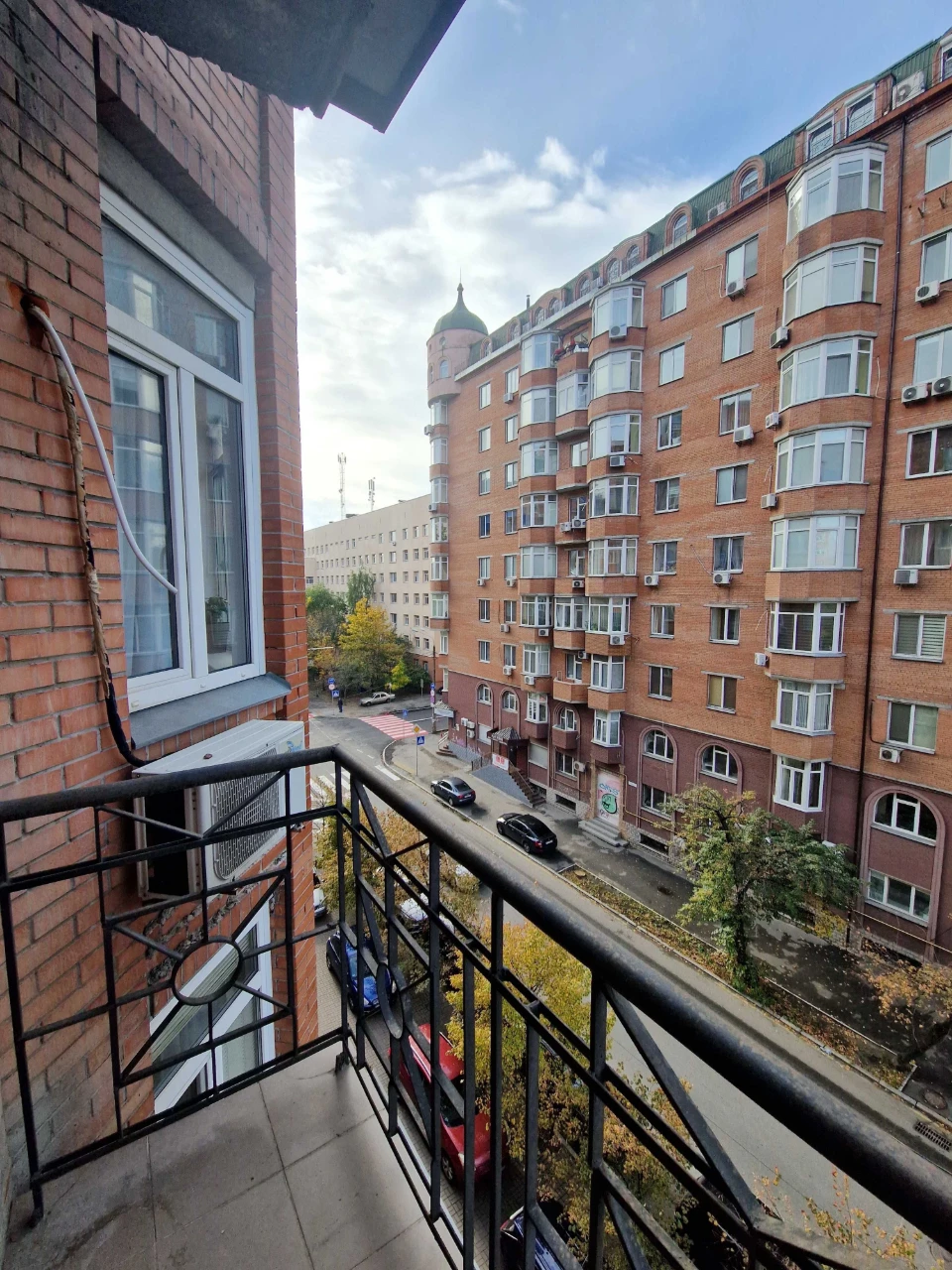 Sale of a spacious 2-bedroom apartment 72 sq.m in Podol, вул