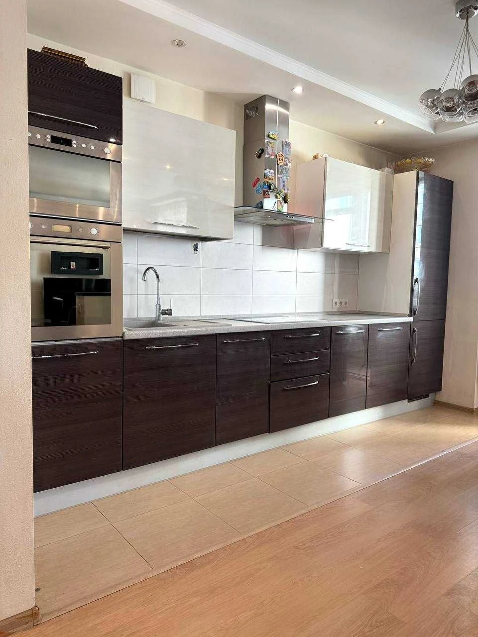 Spacious 3-bedroom apartment with a view of the Dnipro, Victory-1 residential area