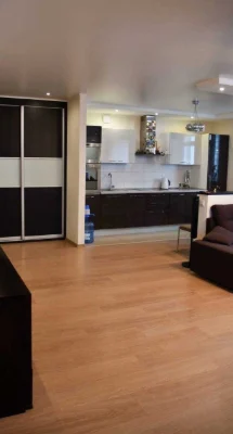 Spacious 3-bedroom apartment with a view of the Dnipro, Victory-1 residential area