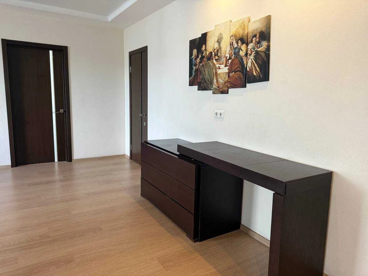 Spacious 3-bedroom apartment with a view of the Dnipro, Victory-1 residential area