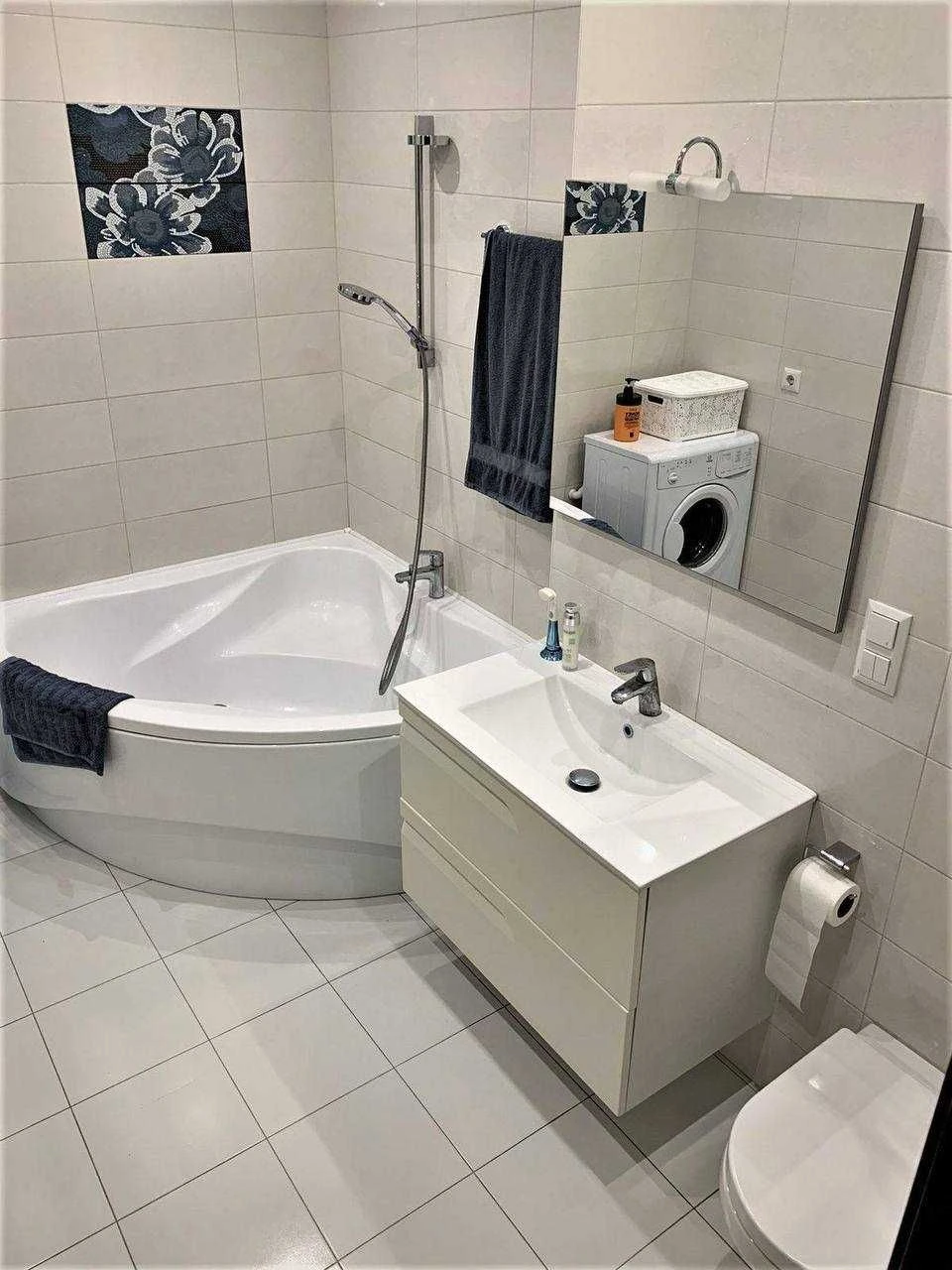 Spacious 3-bedroom apartment with a view of the Dnipro, Victory-1 residential area
