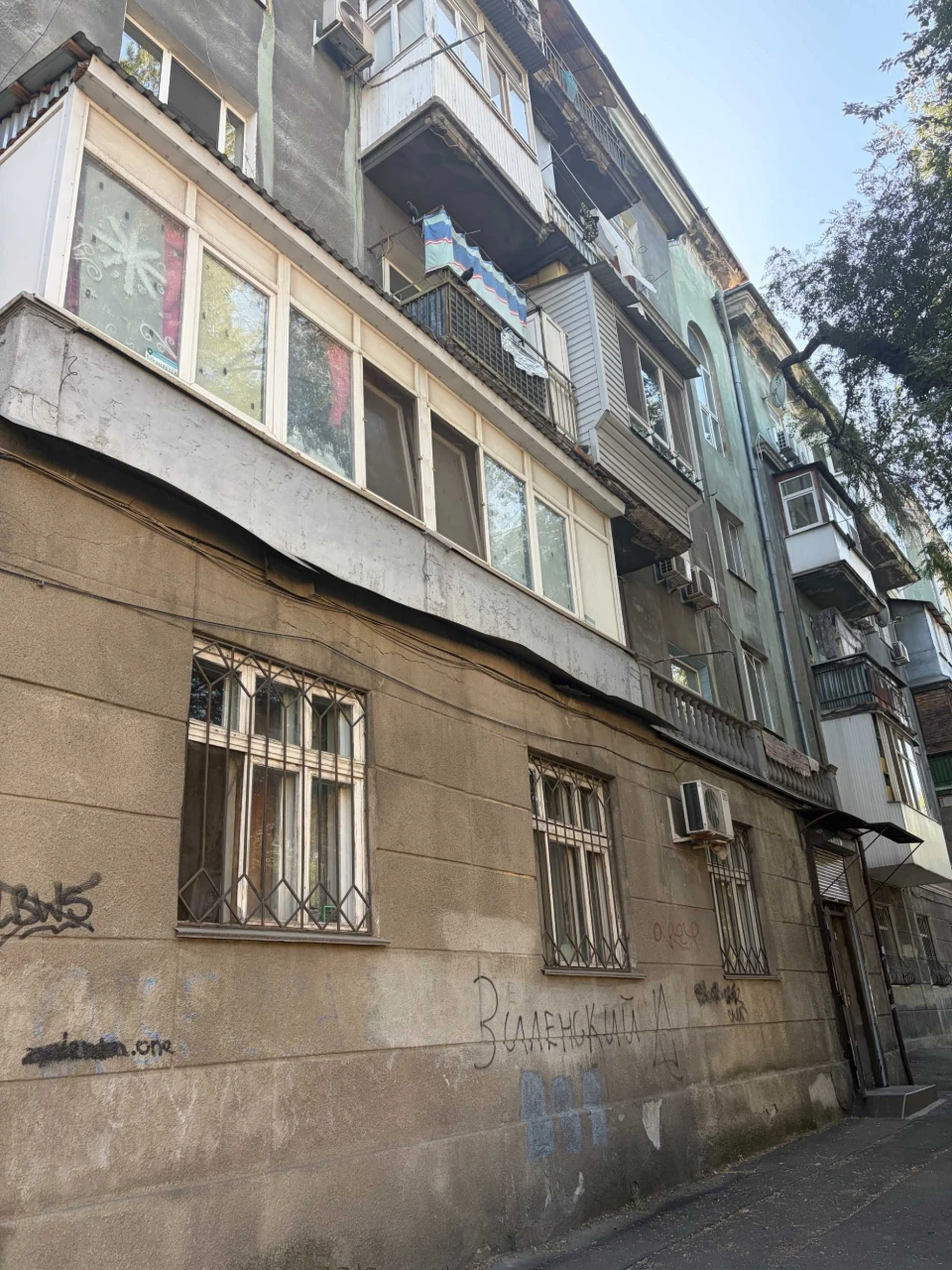 Продается 2-комнатная квартира на Старопортофранковской улице.