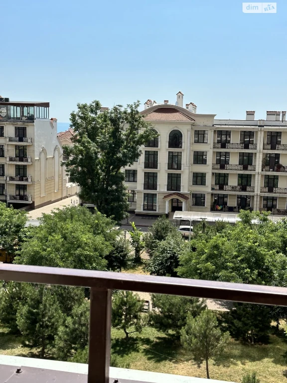 Long-Term Rental Apartment in Arcadia