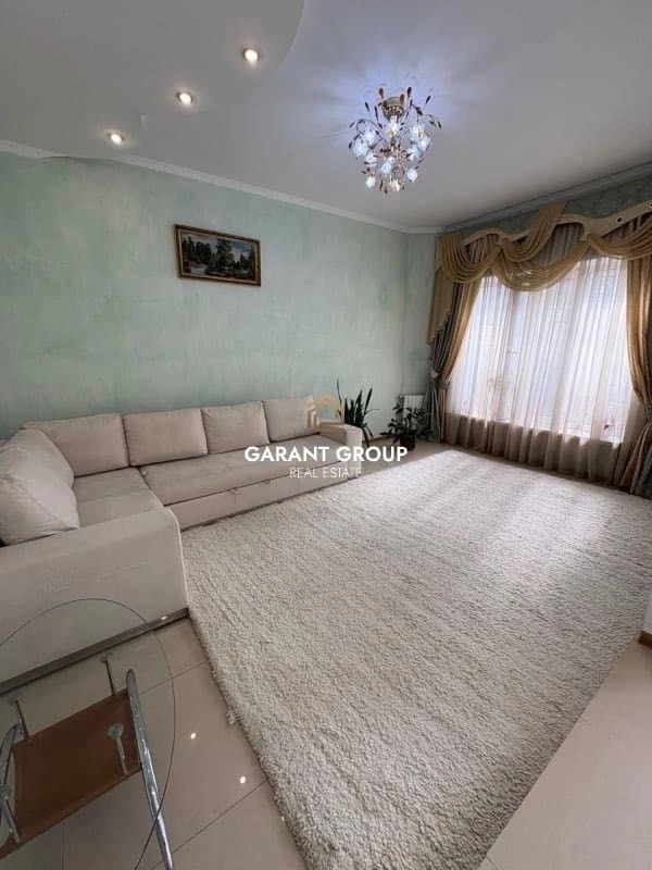 Сучасний будинок із мансардою на Чубаївці біля моря
