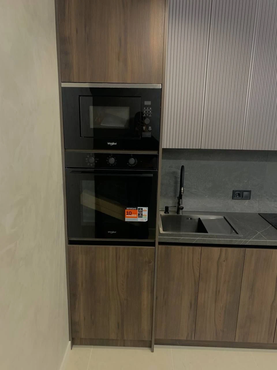 2-bedroom apartment with renovation in Manhattan Apt (Rooftop pool)