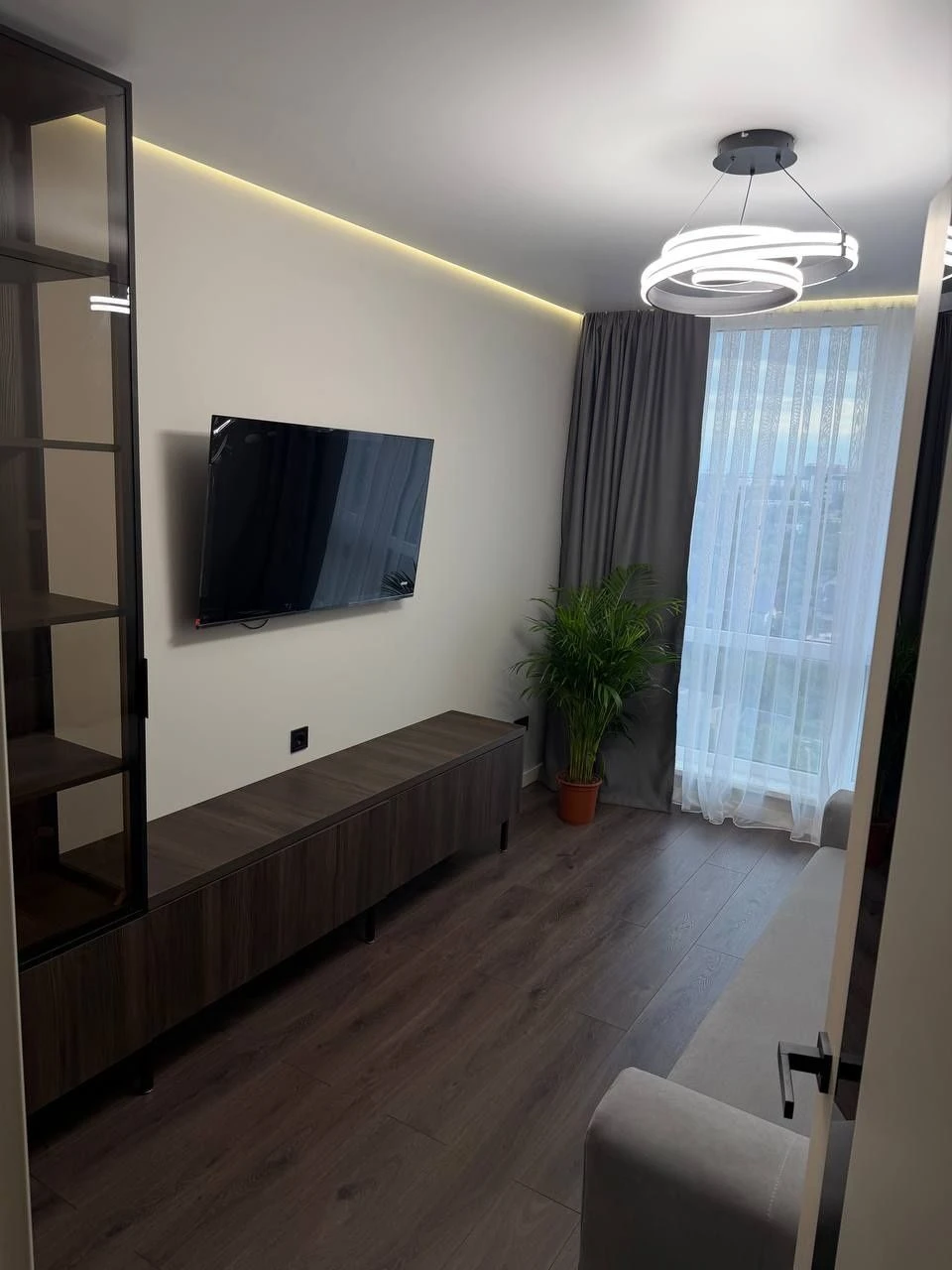 2-bedroom apartment with renovation in Manhattan Apt (Rooftop pool)