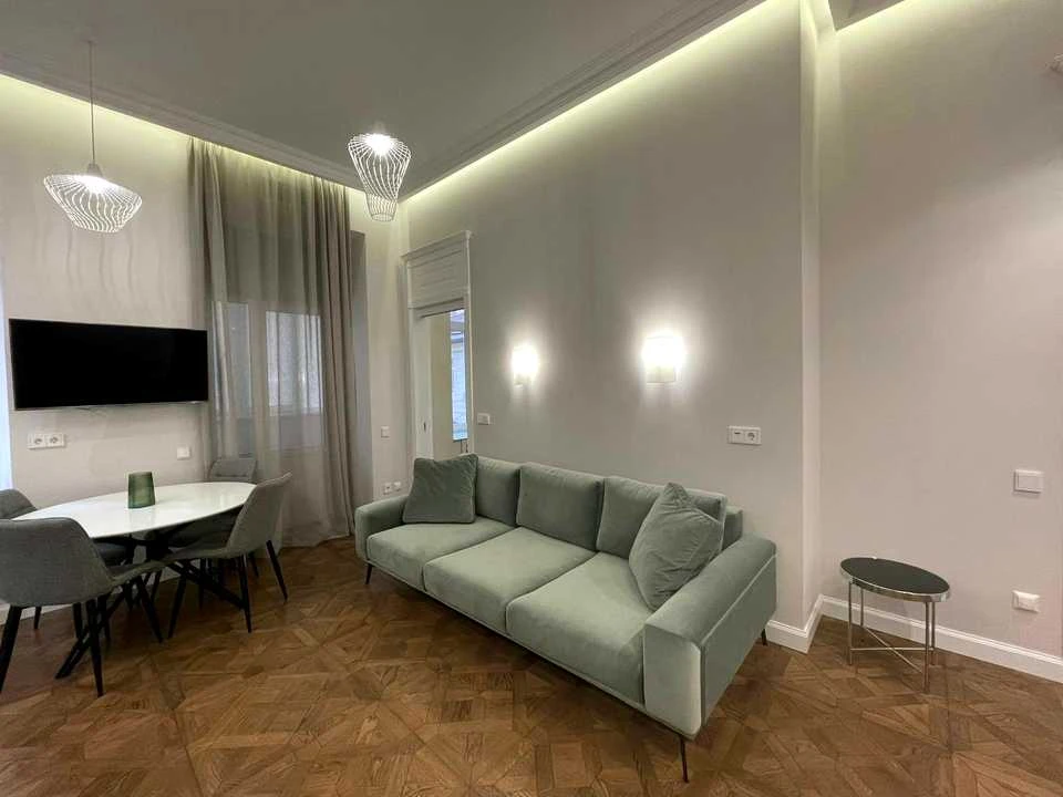 Apartment. Eugene Chikalenko Street, Kyiv