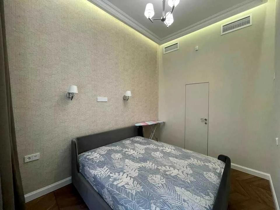 Apartment. Eugene Chikalenko Street, Kyiv