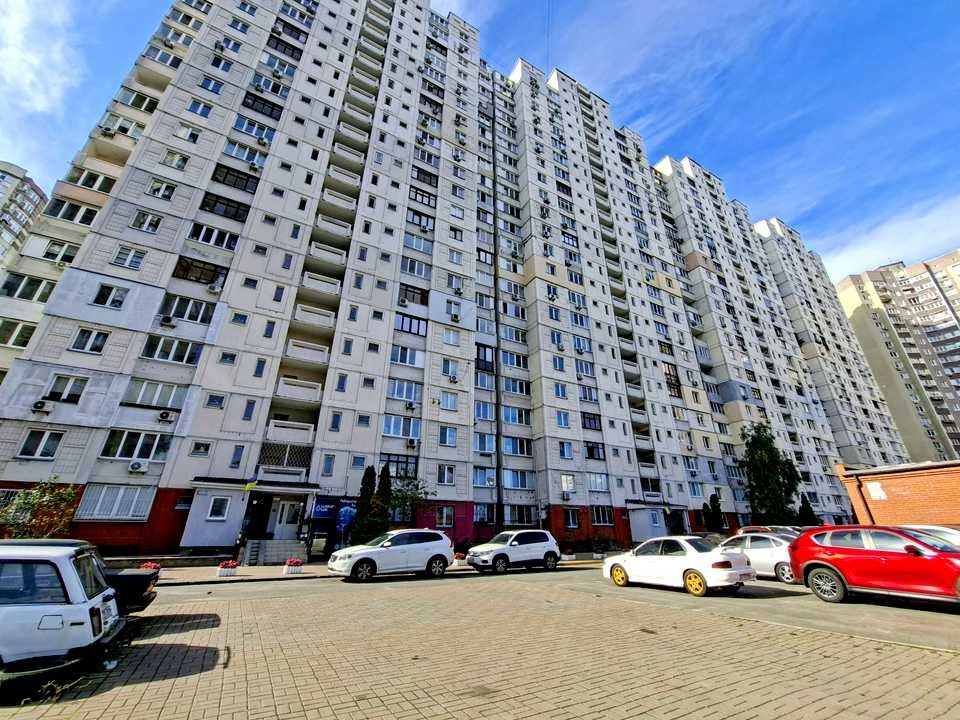 Apartment. Petro Grigorienka Avenue, Kyiv