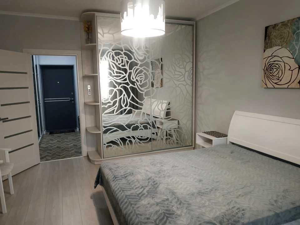 Apartment. Kyiv, Heroiv Polku "Azov" Street