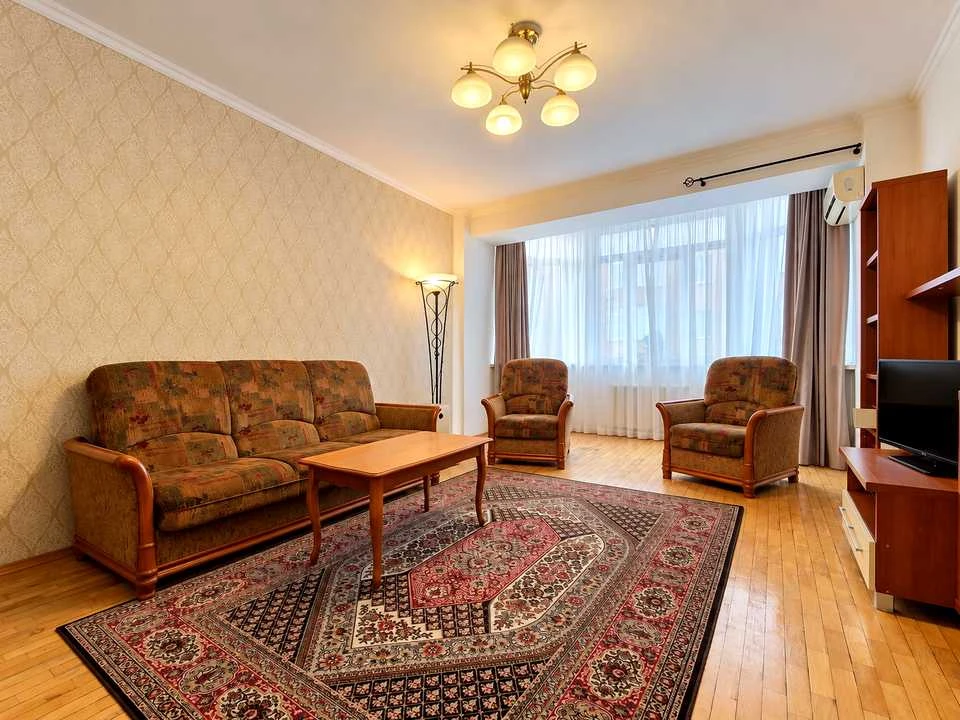 Apartment. Vvedenska st., Kyiv