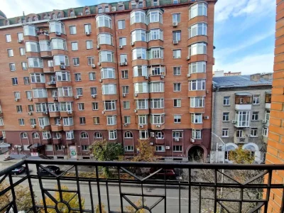 Apartment. Vvedenska st., Kyiv
