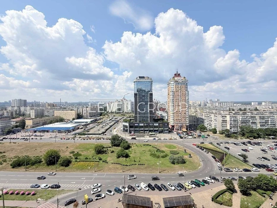 Two-room apartment for sale in Obolon Residences residential complex