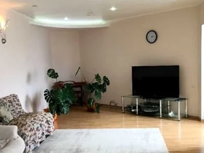 Apartment. Odessa, Nezalezhnosti Street