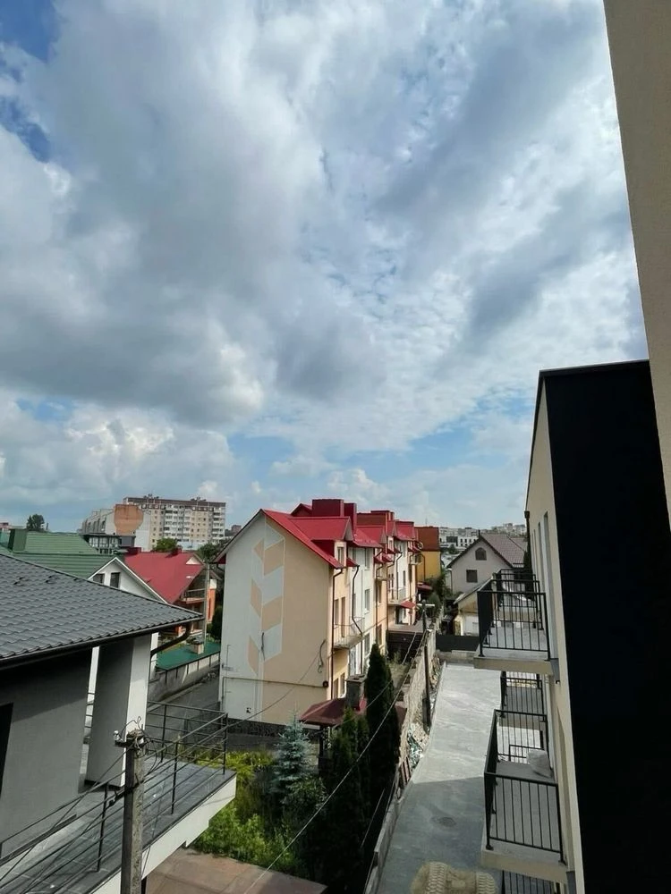 Продажа 1-комнатной квартиры недалеко от центра, ул. Белогрическая