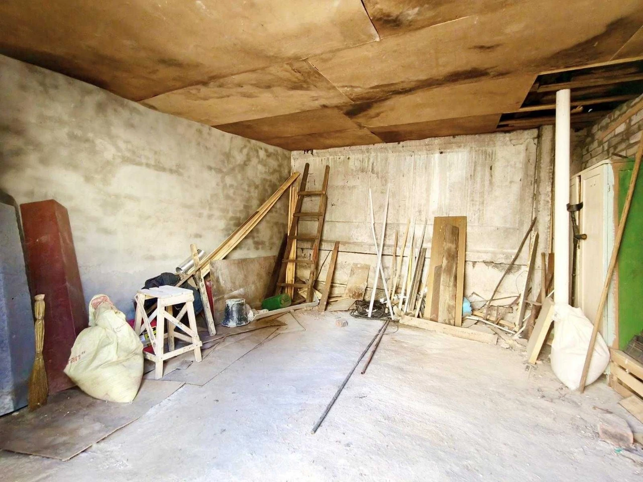 Продам приват. капітальний гараж по Любецькій 60А, р-н Нова