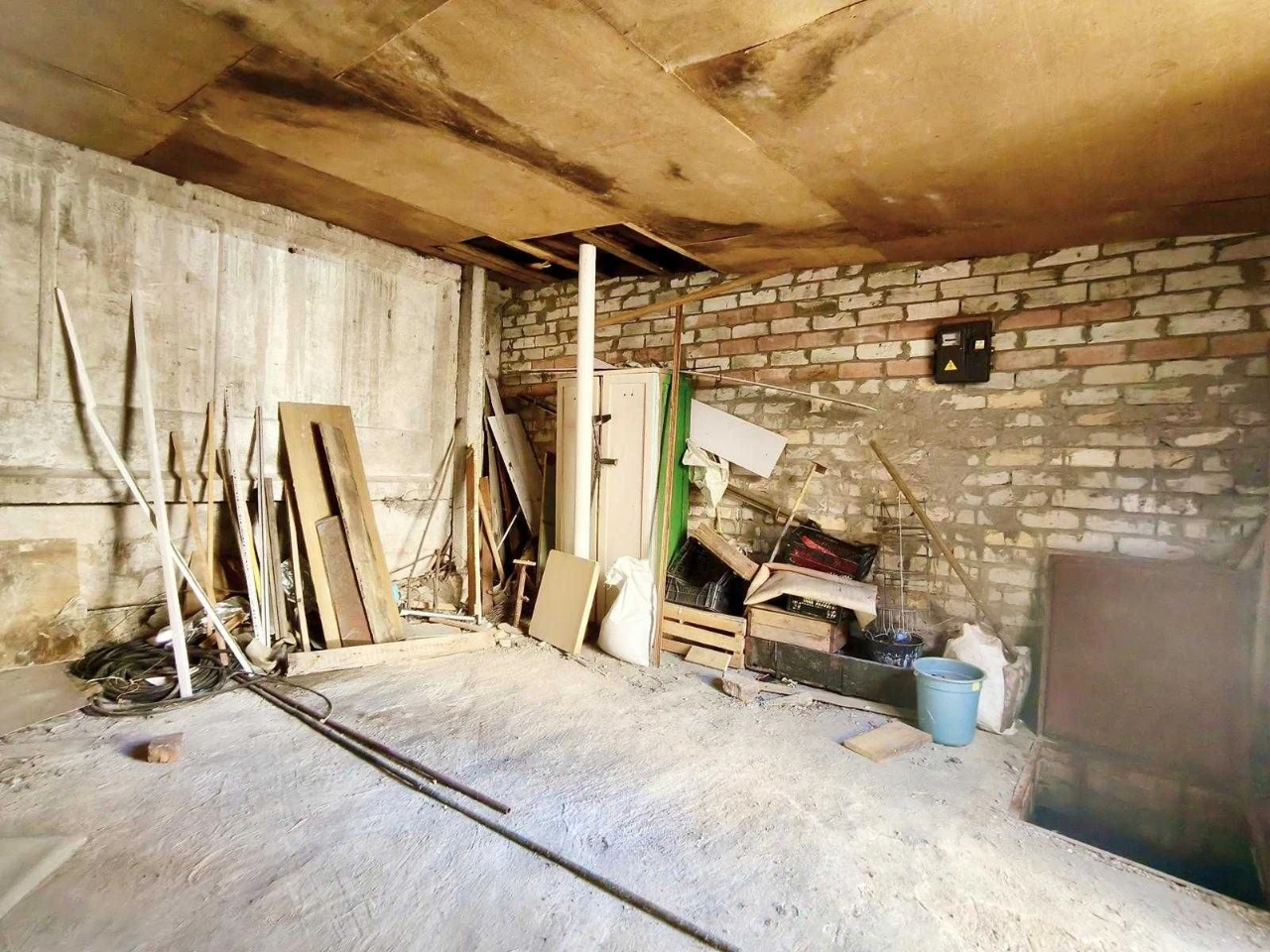 Продам приват. капітальний гараж по Любецькій 60А, р-н Нова