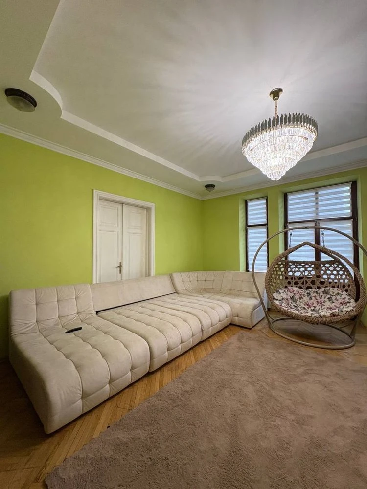 SALE OF A 4-ROOM APARTMENT IN THE HISTORICAL CENTER OF THE CITY