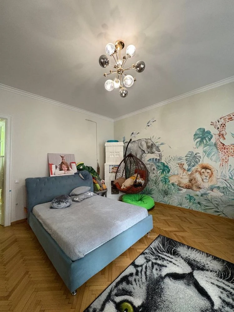 SALE OF A 4-ROOM APARTMENT IN THE HISTORICAL CENTER OF THE CITY