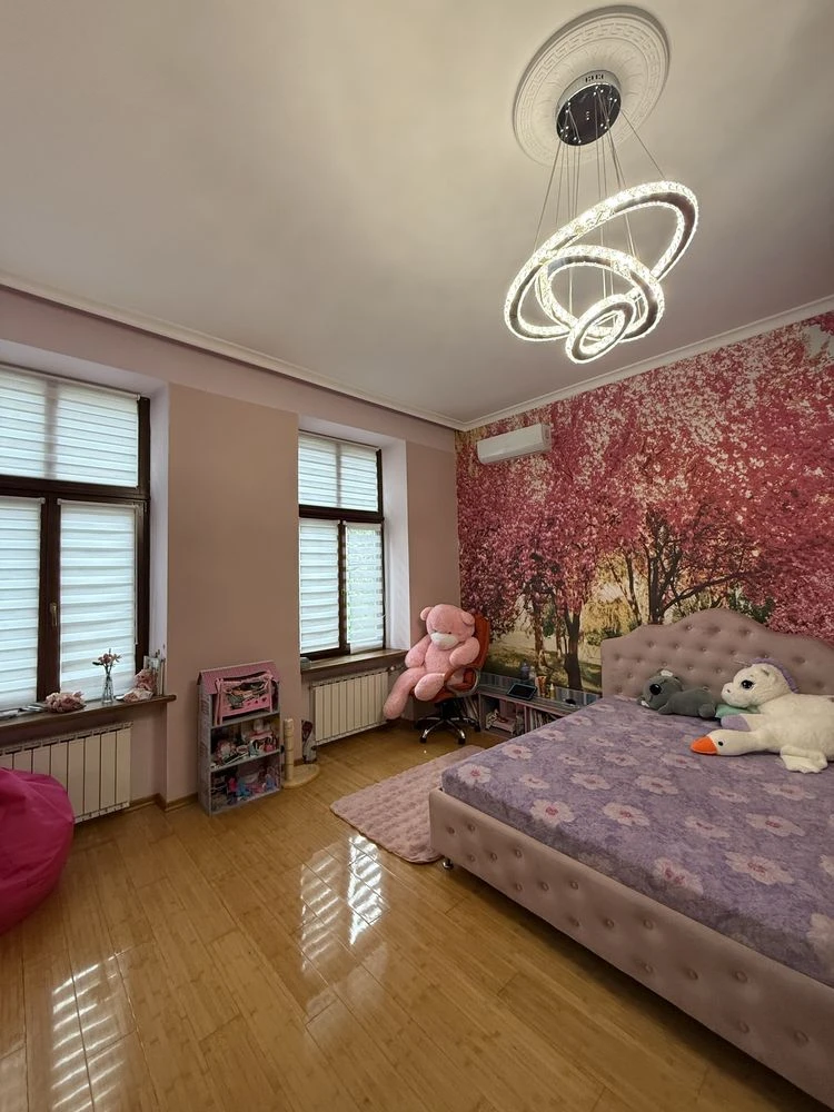 SALE OF A 4-ROOM APARTMENT IN THE HISTORICAL CENTER OF THE CITY