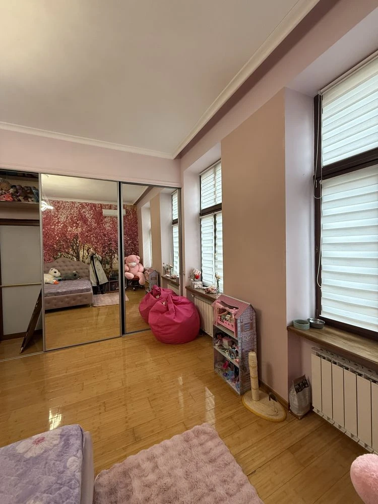 SALE OF A 4-ROOM APARTMENT IN THE HISTORICAL CENTER OF THE CITY