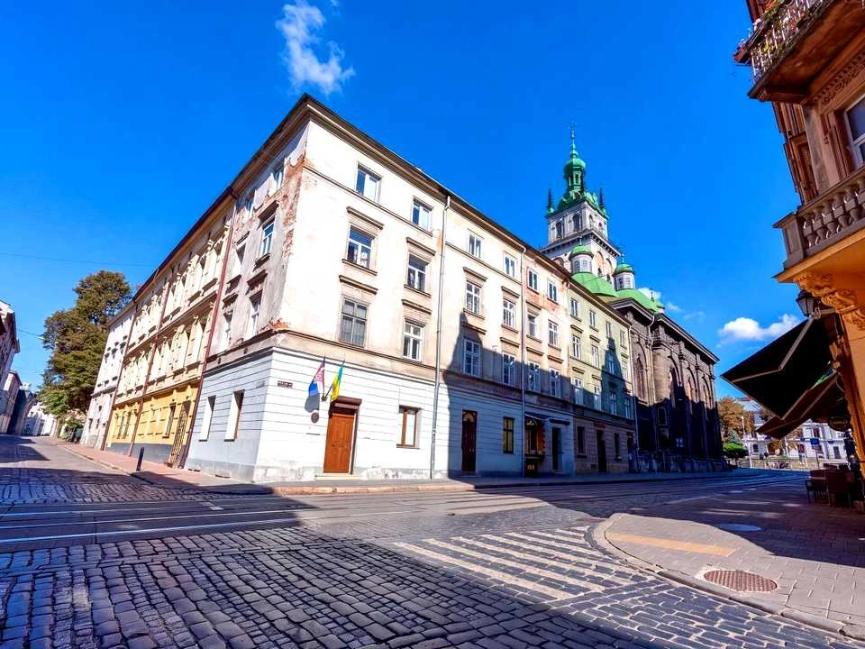 Apartment. Lviv, Ruska str.