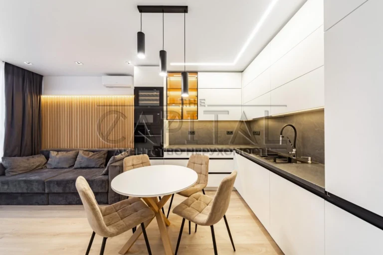 Apartment for sale, вул. Набережно-Рибальська, Podilsky district