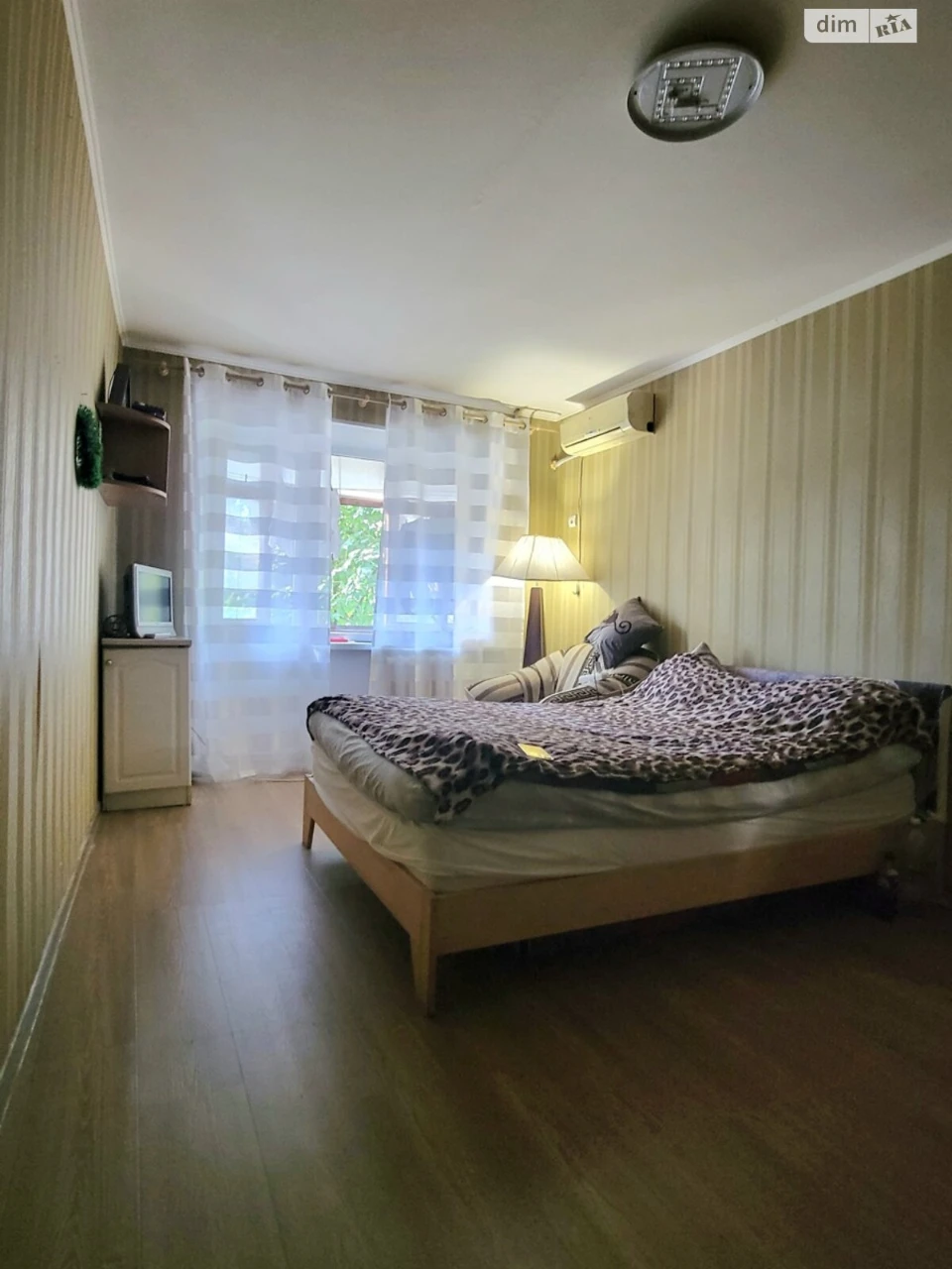 Sale of Apartment 12 District