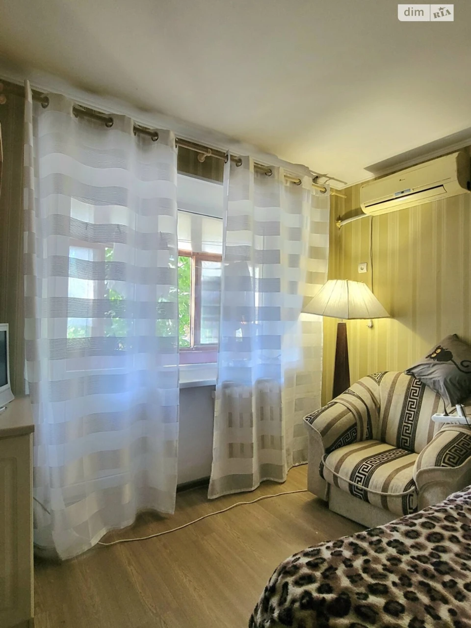 Sale of Apartment 12 District