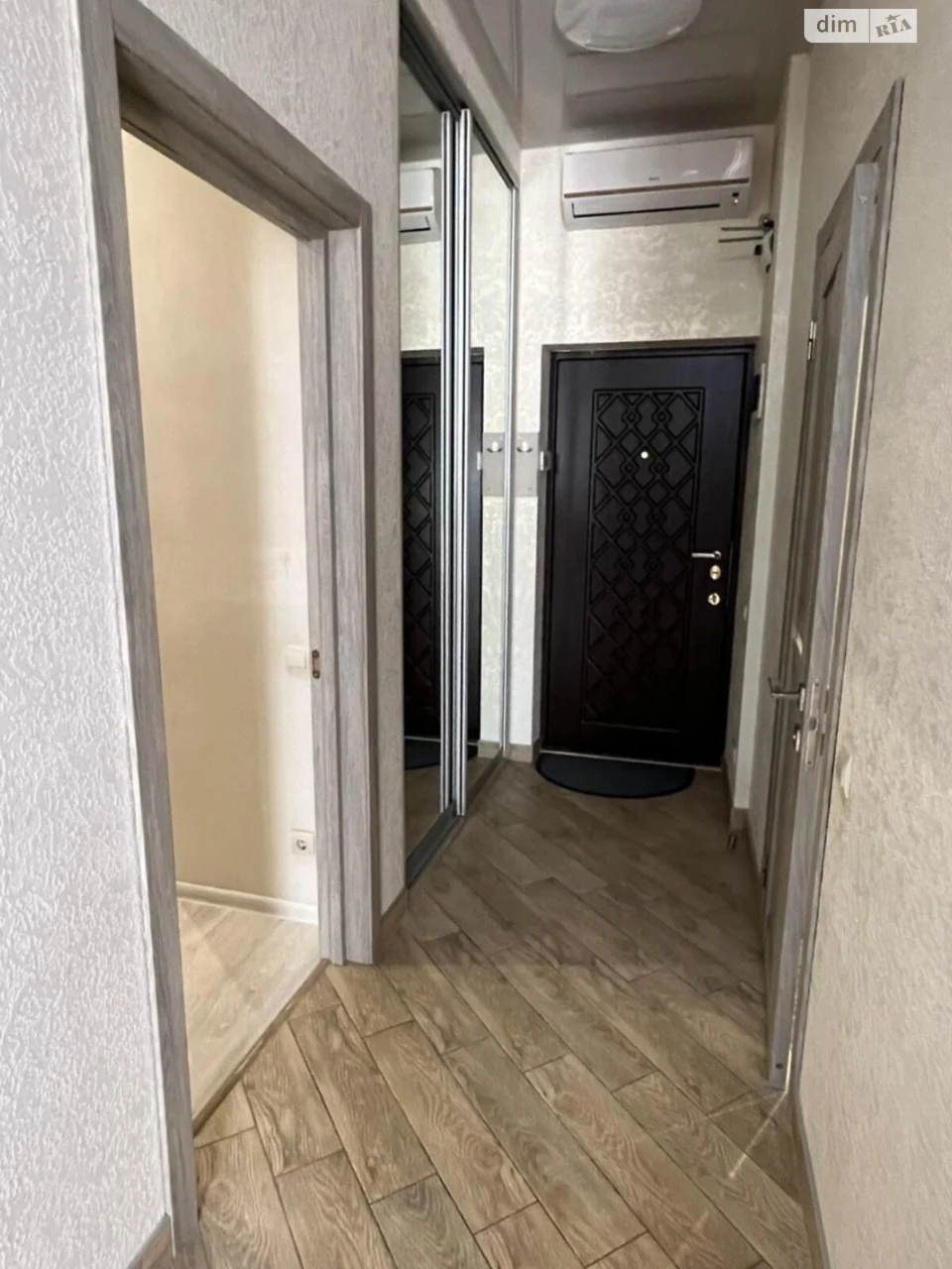 Long-Term Rental Apartment, Central Fountain Area