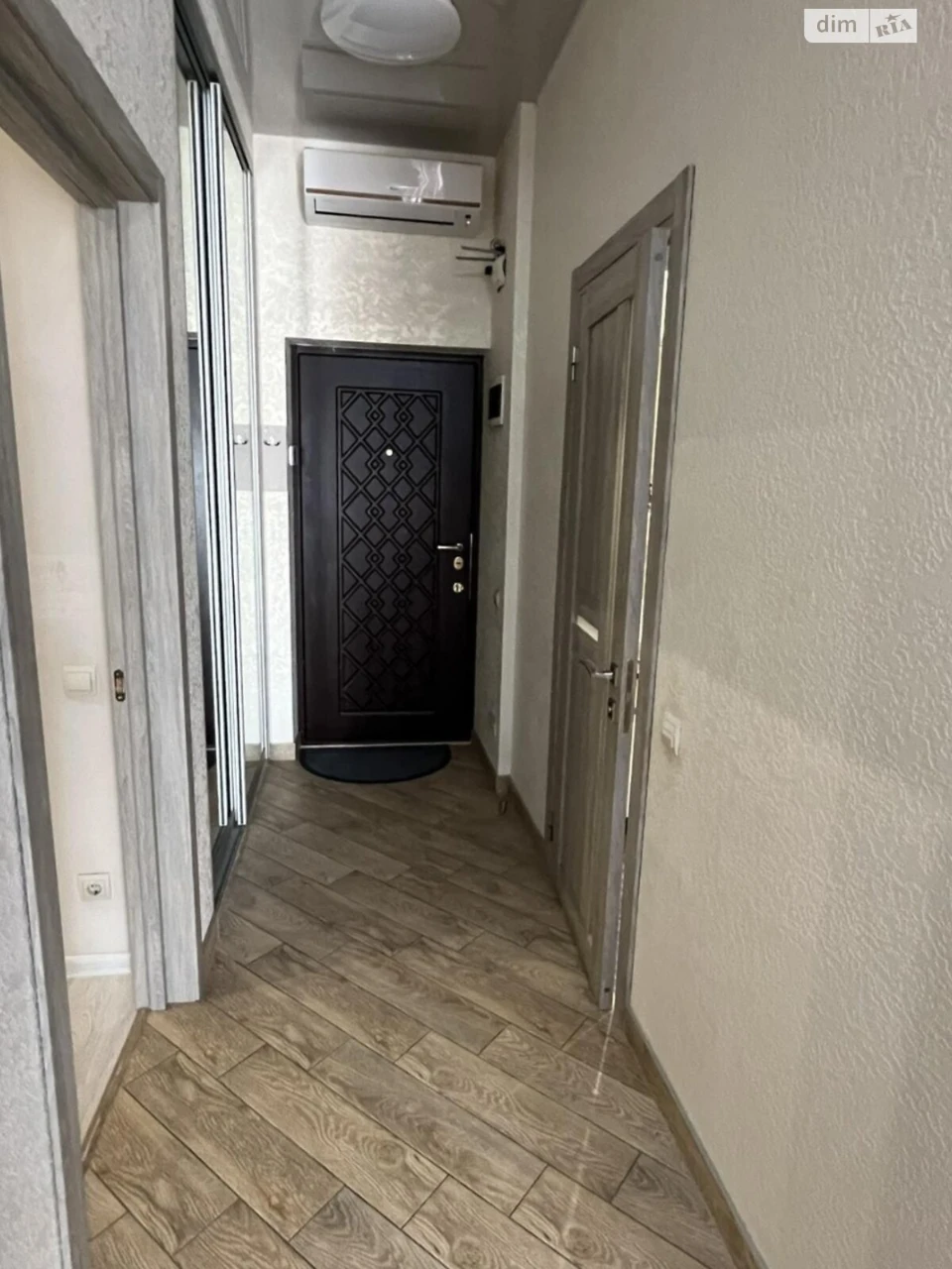 Long-Term Rental Apartment, Central Fountain Area