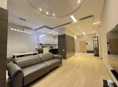 For sale 3-room apartment in the residential complex "Budyn on Naberezhnaya", lane Bannyi 1, this is