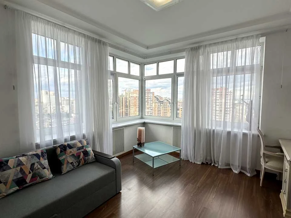 Apartment. Lesya Ukrainka Blvd, Kyiv