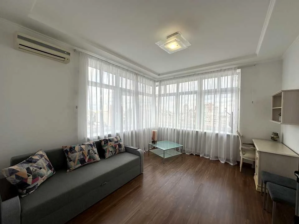 Apartment. Lesya Ukrainka Blvd, Kyiv
